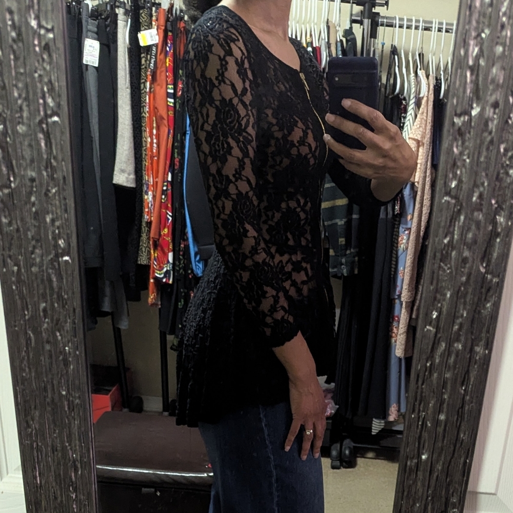 Cleo Lace Top - Picture 3 of 10